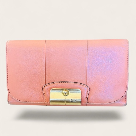 Coach Elegant Peach Smooth Leather Clutch/Wallet w/Gold-Tone Hardware (GUC) - Picture 4 of 10